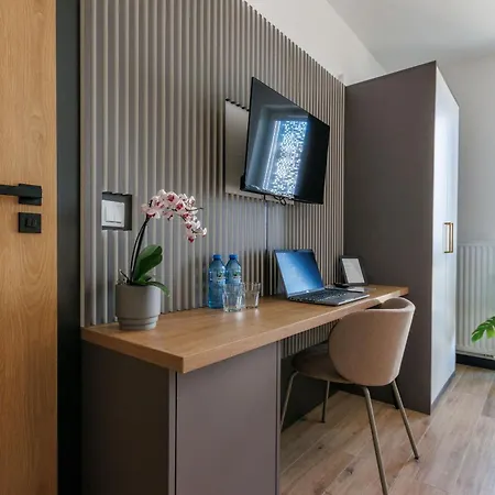 Zeus Apartment